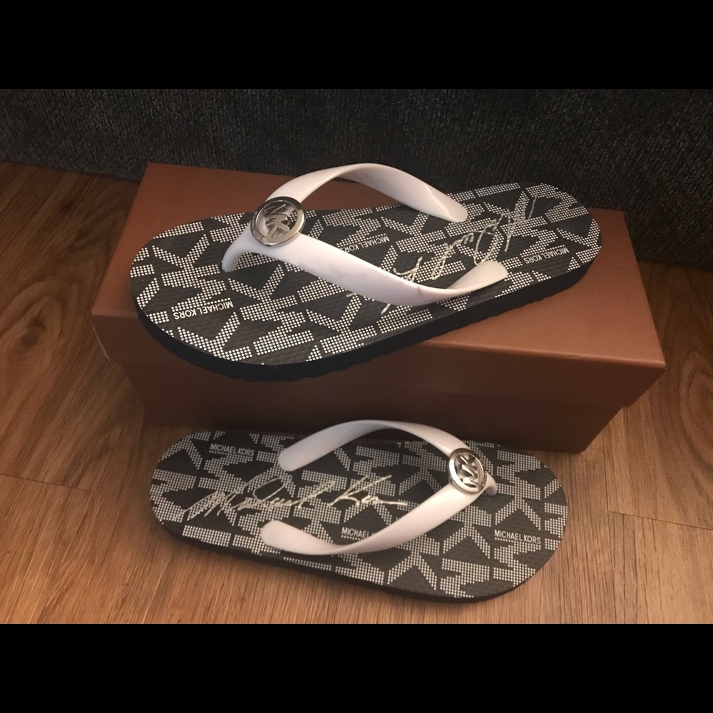 Micheal Kors flip flops
